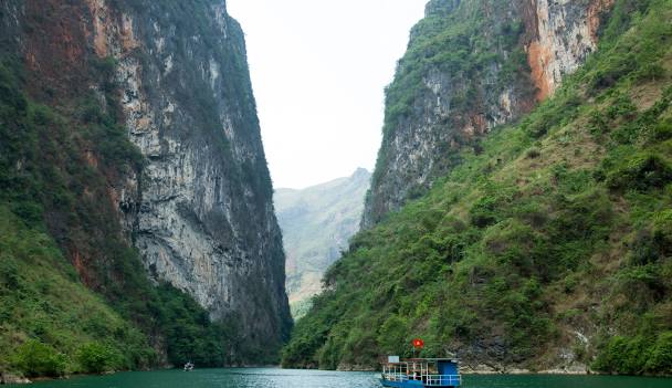 5N4D- HÀ GIANG - MÃ PÍ LÈNG - SÔNG NHO QUẾ LÀNG VĂN HÓA PẢ VI - SAPA - FANSIPAN